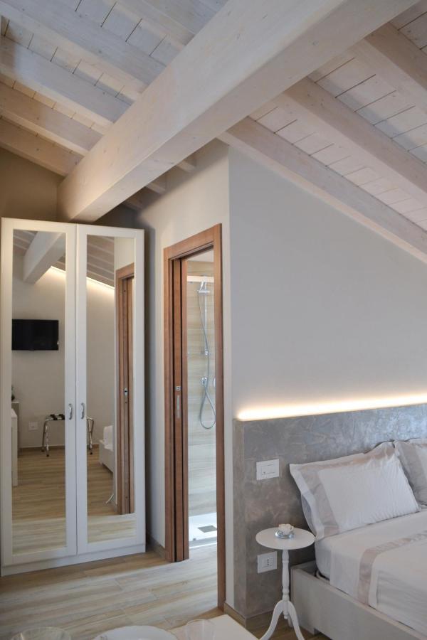 Garda Lake Maison D'Isabella โลนาโต ภายนอก รูปภาพ